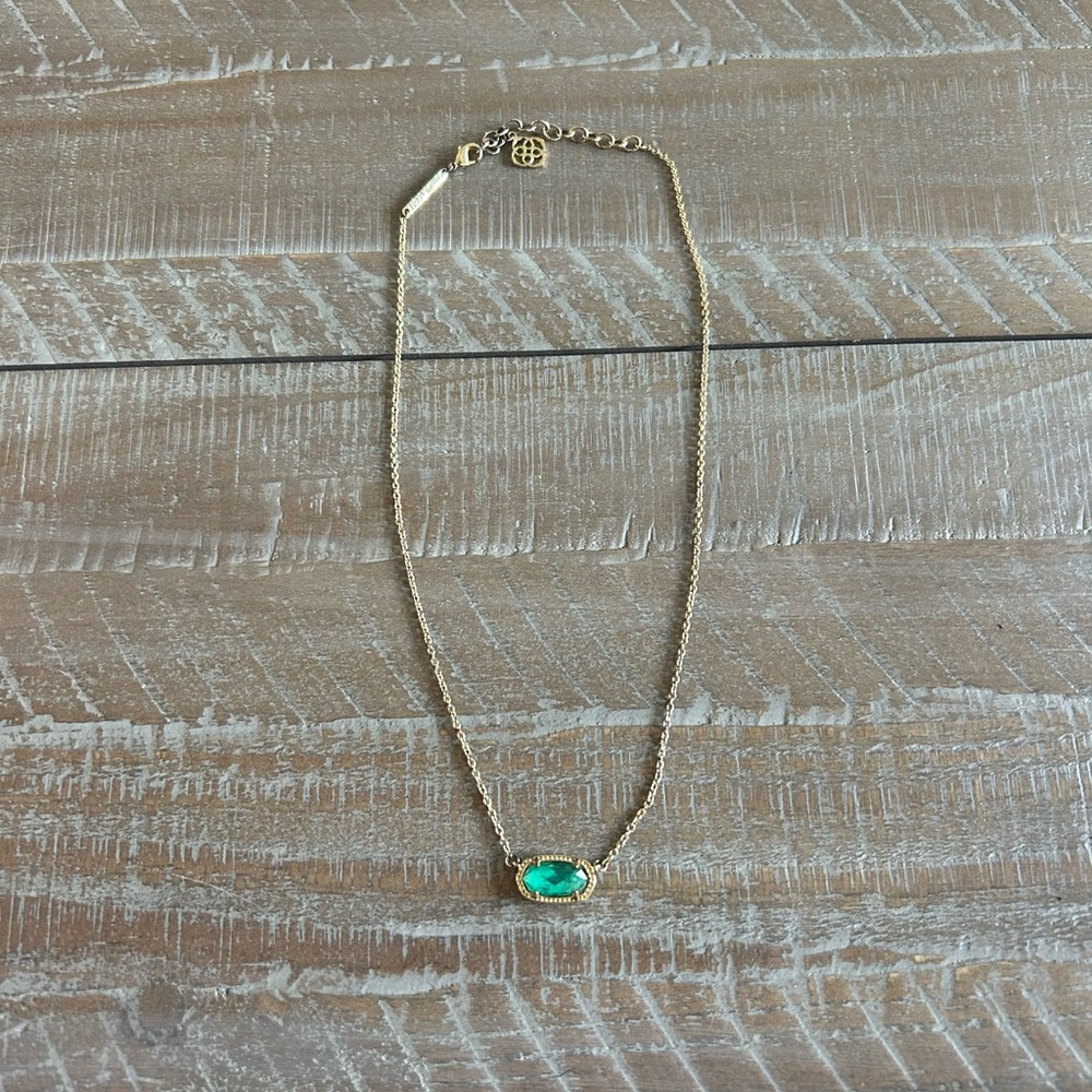 EUC preowned Kendra Scott necklace
